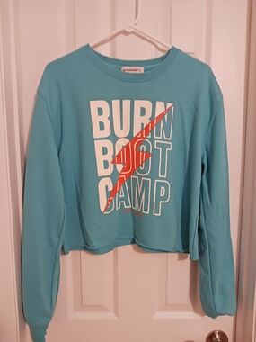 BURN BOOT CAMP Women's Aqua Graphic Crop Sweatshirt Small